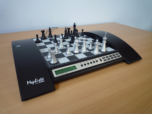 Saitek Mephisto Explorer Pro Electronic Chess Game Endorsed Gary